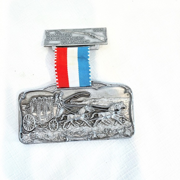 Ramstein Roadrunners Volksmarch Medal Medallion Vintage Memorabilia - Picture 2 of 5